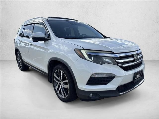 Used 2017 Honda Pilot Touring image 3