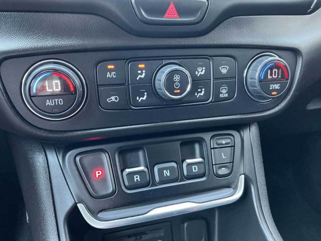 Used 2020 GMC Terrain SLT w/ Preferred Package FWD image 28