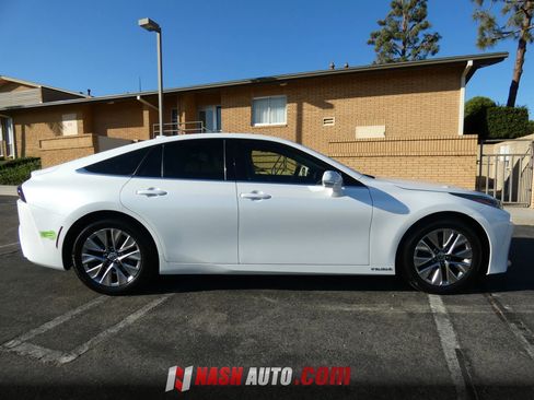 Used 2022 Toyota Mirai w/ Advanced Technology Package RWD image 7