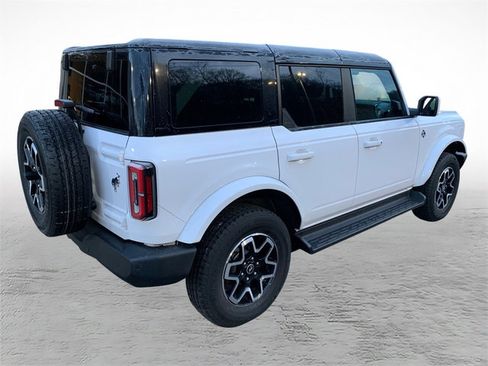 Certified 2025 Ford Bronco Outer Banks image 2