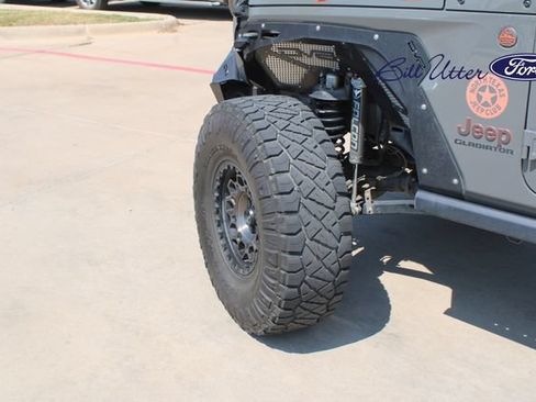 Used 2020 Jeep Gladiator Mojave AWD/4WD image 9