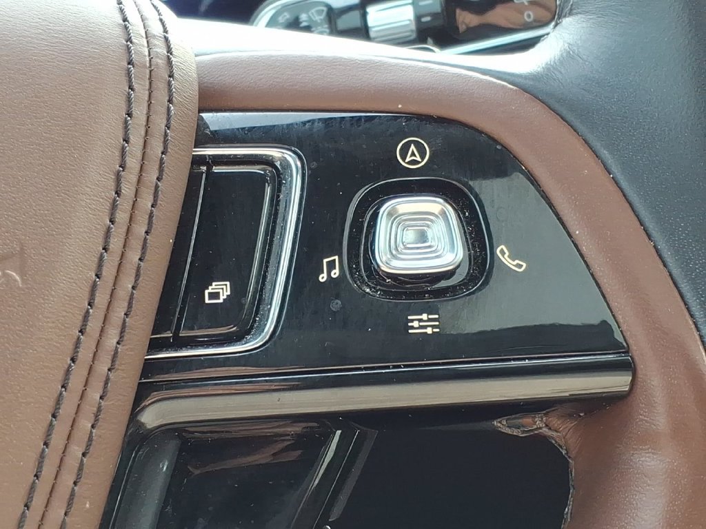 Used 2025 Lincoln Aviator Reserve w/ Jet Appearance Package AWD/4WD image 28