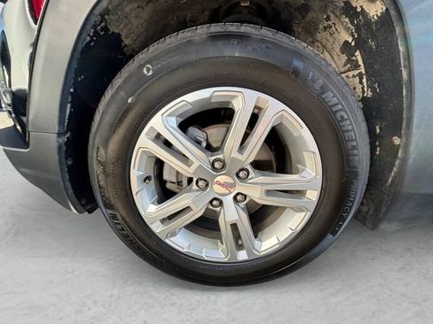 Used 2024 GMC Terrain SLE FWD image 29