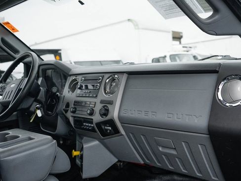 Used 2019 Ford F750 2WD Regular Cab Super Duty image 46