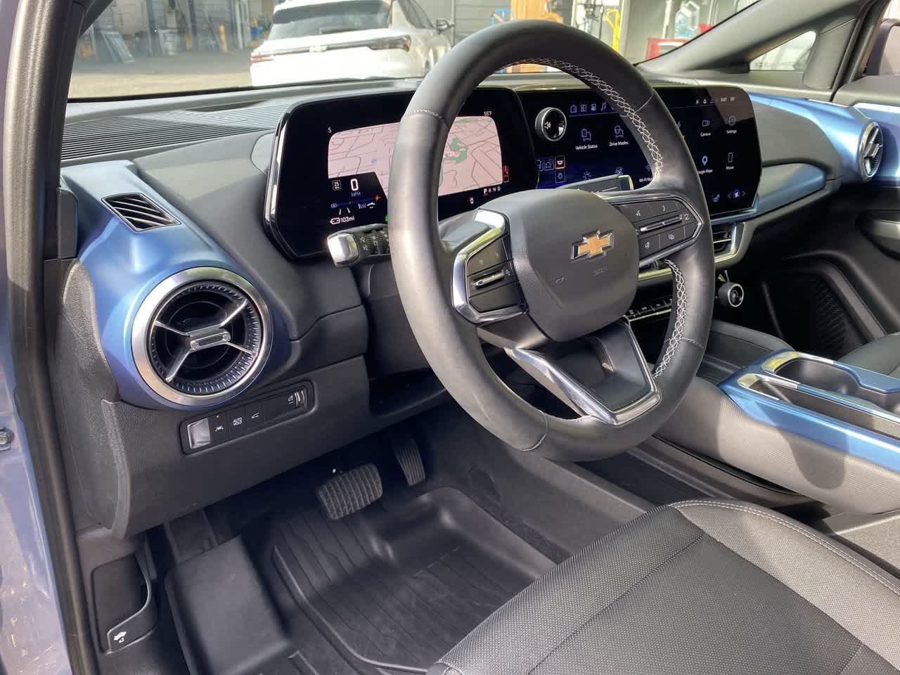 Used 2024 Chevrolet Equinox EV LT w/ LPO, Blackout Package AWD/4WD image 2
