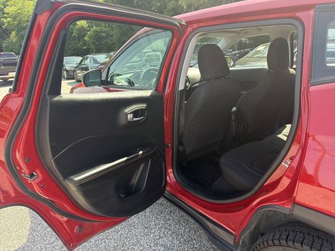 Used 2018 Jeep Compass Sport w/ Cold Weather Group AWD/4WD image 12