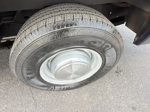 Used 2006 Ford E-350 and Econoline 350 XL RWD image 10