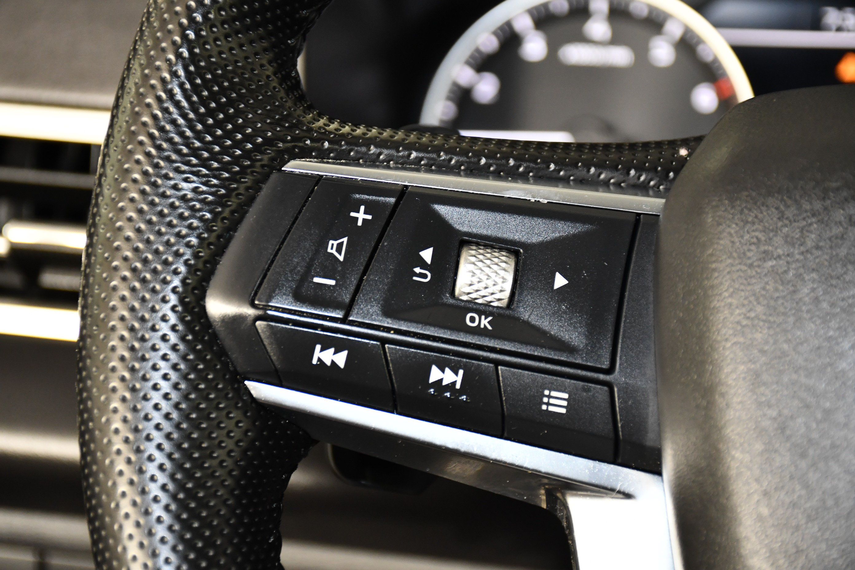 Used 2024 Mitsubishi Outlander SE AWD/4WD image 19