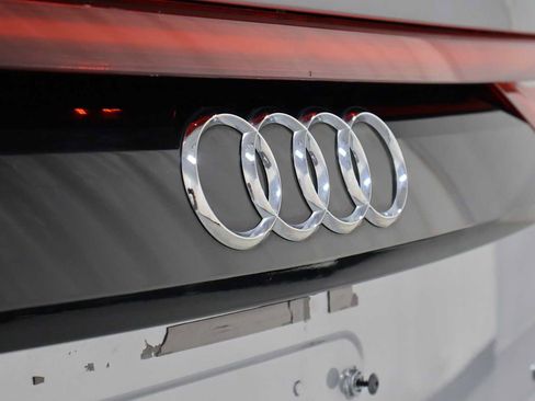 Used 2021 Audi Q8 Premium Plus w/ Premium Plus Package AWD/4WD image 8