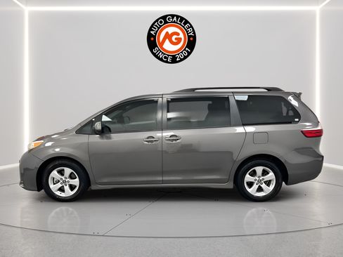 Used 2020 Toyota Sienna LE FWD image 7