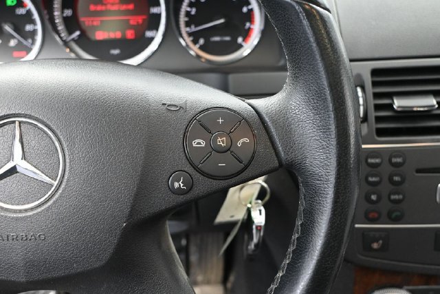 Used 2011 Mercedes-Benz C 300 4MATIC Sedan image 21