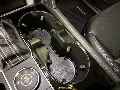 Used 2023 Volkswagen Atlas SE image 15