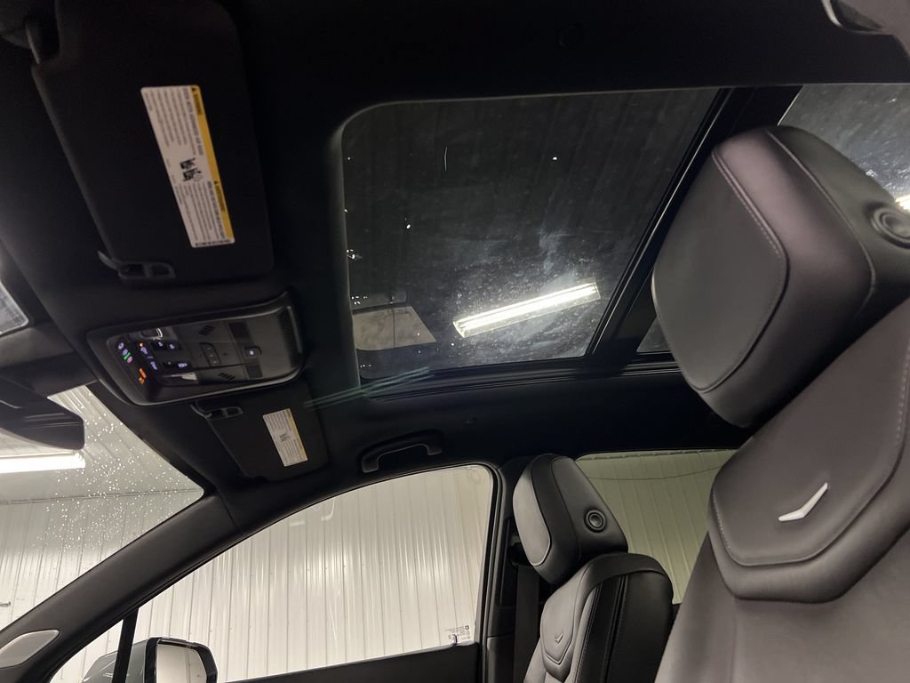 Certified 2023 Cadillac XT5 Premium Luxury w/ LPO, Floor Liner Package AWD/4WD image 27