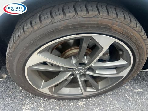Used 2019 Audi A4 2.0T Premium FWD image 16