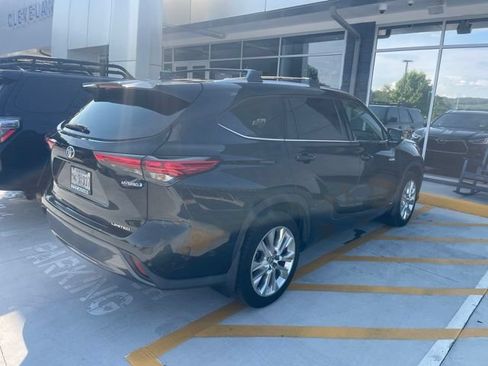 Used 2020 Toyota Highlander Limited AWD/4WD image 16