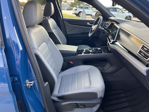 Certified 2026 Volkswagen Atlas Cross Sport SEL R-Line AWD/4WD image 28