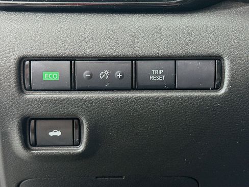 Used 2024 Nissan Sentra SV image 16