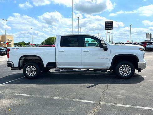 Used 2025 Chevrolet Silverado 2500 LT w/ Convenience Package AWD/4WD image 9