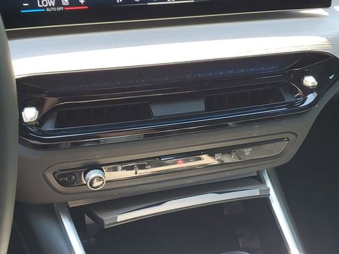 Used 2025 BMW 330i xDrive Sedan image 30