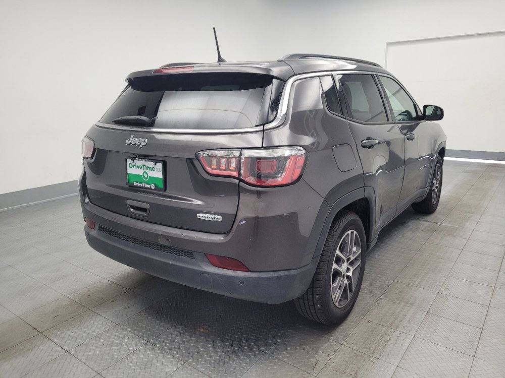 Used 2017 Jeep Compass Latitude w/ Safe & Security Group FWD image 9