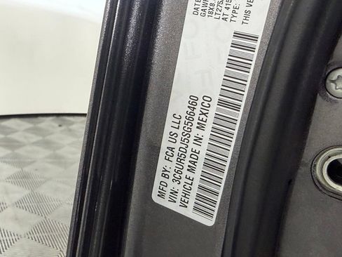 Used 2025 RAM 2500 Big Horn AWD/4WD image 33
