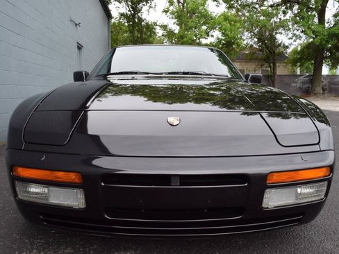 Used 1988 Porsche 944 Turbo RWD image 5