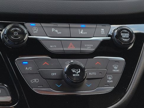 New 2026 Chrysler Voyager LX image 21