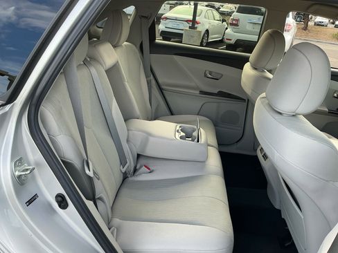 Used 2013 Toyota Venza LE image 18