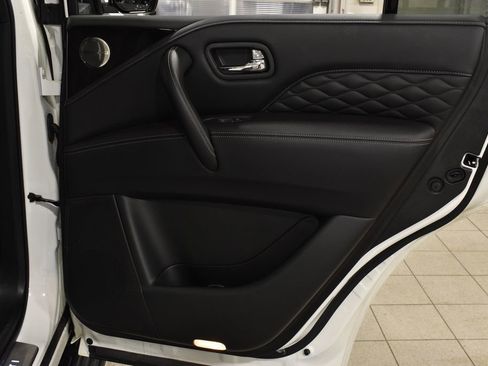 Certified 2024 INFINITI QX80 Sensory image 31