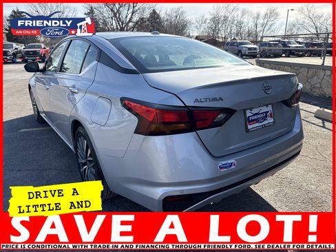 Used 2023 Nissan Altima 2.5 SV image 7