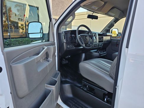 Used 2025 Chevrolet Express 2500 Extended w/ Driver Convenience Package image 15