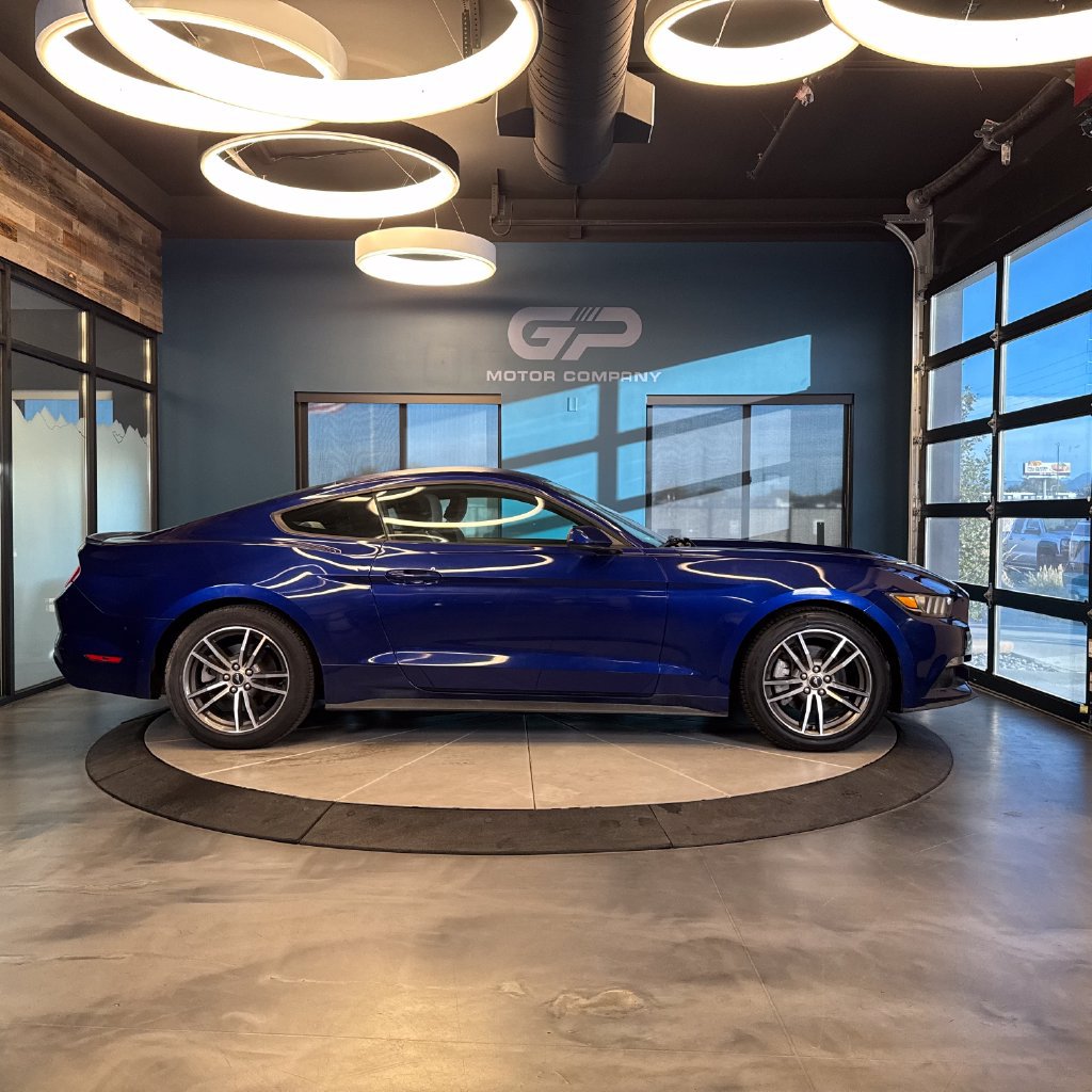 Used 2016 Ford Mustang Coupe RWD image 2