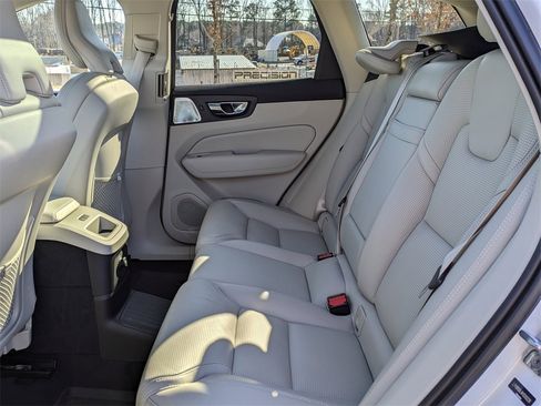 Used 2019 Volvo XC60 T8 Inscription w/ Advanced Package image 13