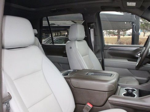 Used 2022 GMC Yukon SLT w/ SLT Premium Package AWD/4WD image 45