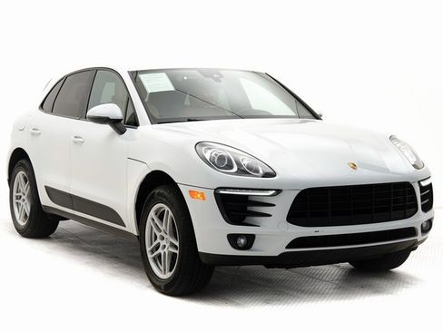 Used 2017 Porsche Macan image 31