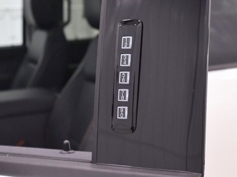 New 2026 Ford F250 Lariat w/ Black Appearance Package image 38