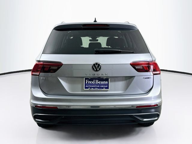 Certified 2024 Volkswagen Tiguan SE AWD/4WD image 7