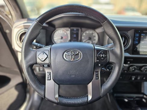 Used 2019 Toyota Tacoma TRD Off-Road image 27