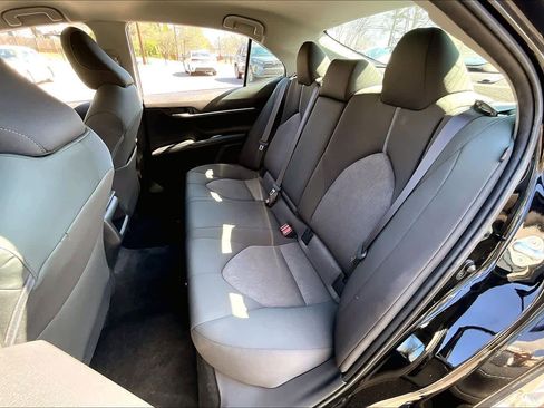 Used 2022 Toyota Camry LE image 20