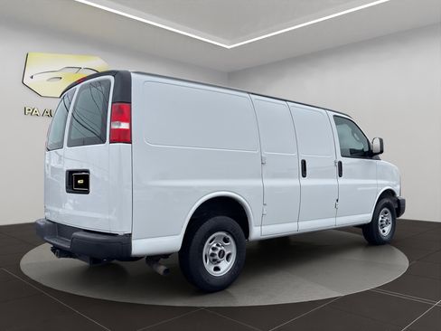 Used 2016 GMC Savana 2500 image 7
