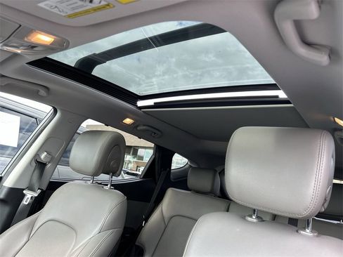 Used 2018 Hyundai Santa Fe Sport w/ 2.4L Tech Package 04 image 24