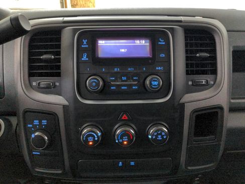 Used 2018 RAM 1500 ST w/ SXT Appearance Group AWD/4WD image 21