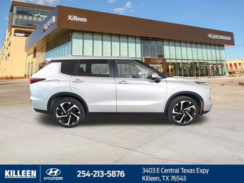 Used 2024 Mitsubishi Outlander SE image 10