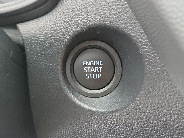 Used 2026 Toyota Corolla Cross LE FWD image 30