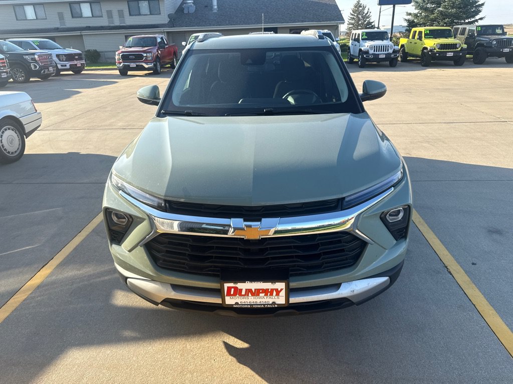 Used 2025 Chevrolet TrailBlazer LT w/ LT Cold Weather Package FWD image 10