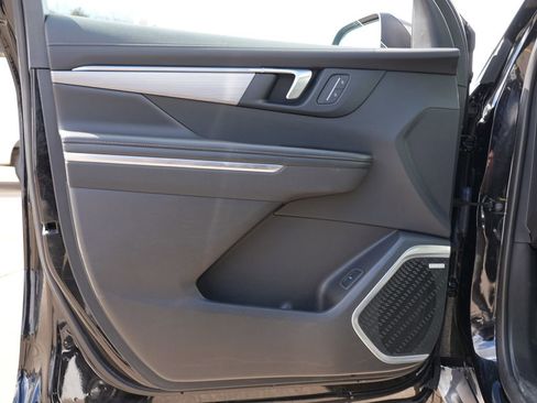 Used 2025 Buick Enclave Preferred image 14