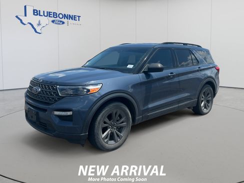 Used 2021 Ford Explorer XLT w/ Equipment Group 202A RWD image 1