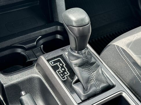 Used 2021 Toyota Tacoma TRD Off-Road w/ Technology Package AWD/4WD image 19