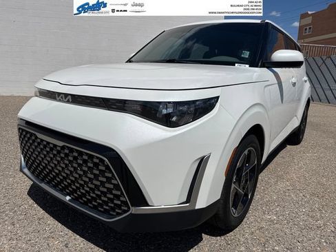 Used 2025 Kia Soul EX FWD image 1