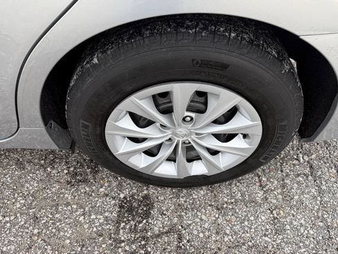 Used 2015 Toyota Camry LE FWD image 26